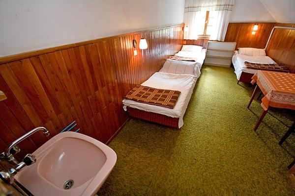 Schronisko Pttk Samotnia Hostel Karpacz Room photo