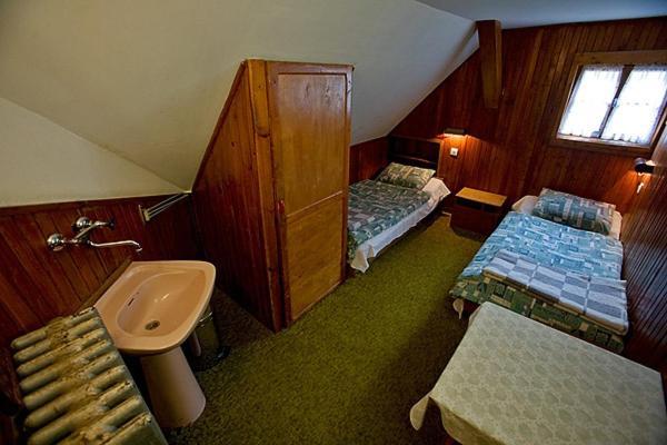 Schronisko Pttk Samotnia Hostel Karpacz Room photo